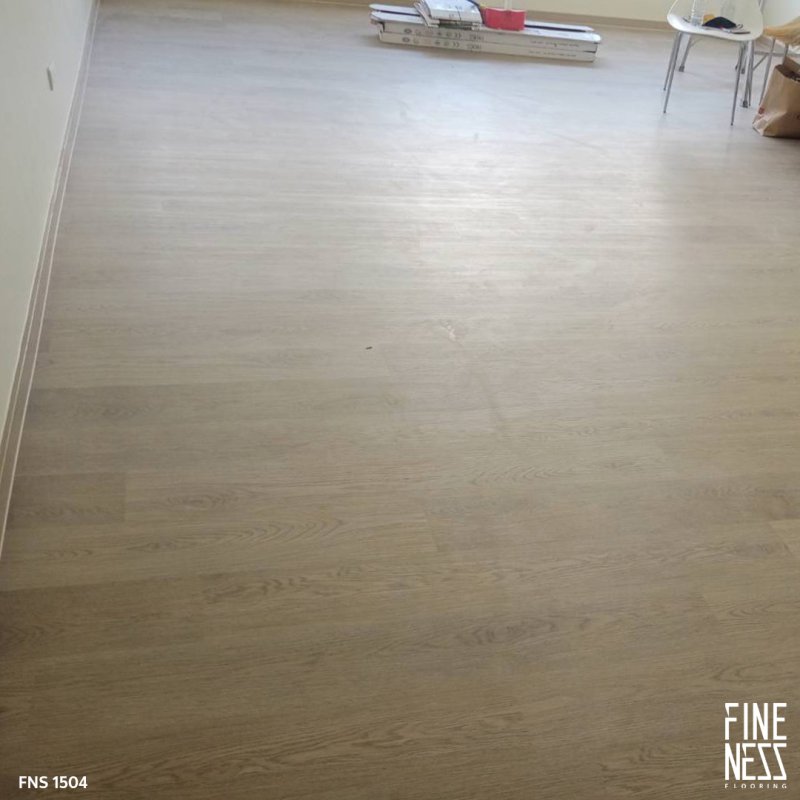 FINENESS FLOORING FNS 1504 พื้น SPC คลิ๊กล็อค ลายไม้สีธรรมชาติ หนา 6 มม.